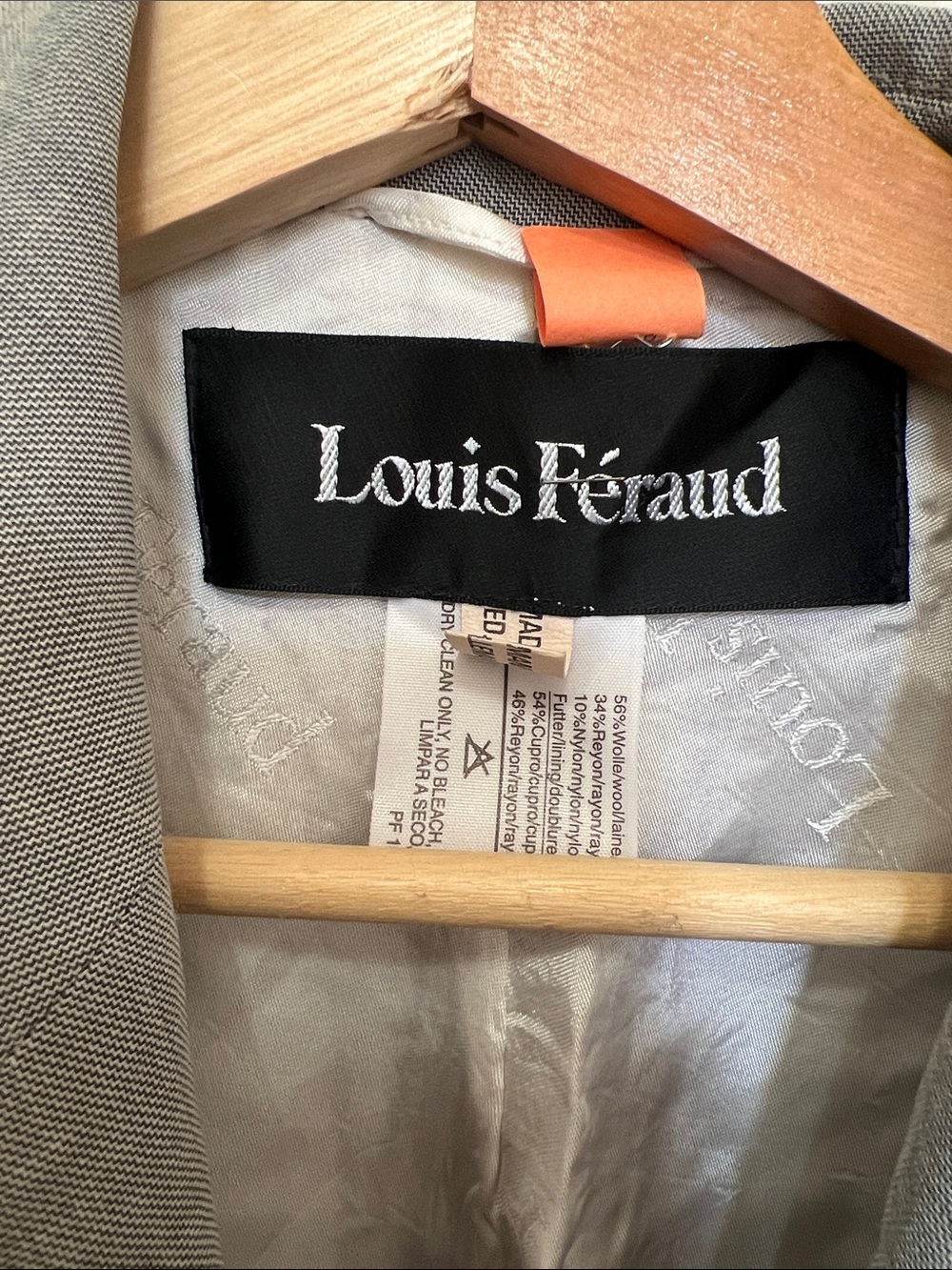 Louis Feraud Gray Blazer with White Lace Trim - Picture 2 of 16